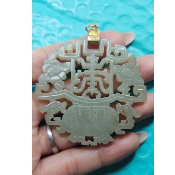 Vintage 14K Gold Nephrite Jade Carved Pendant - Auspicious Symbols - Picture 5 of 5